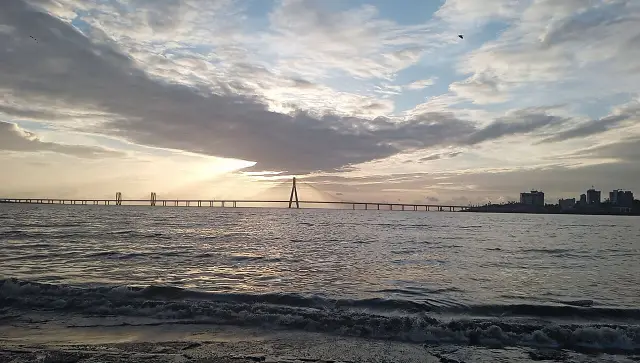 Bandra–Worli Sea Link in Mumbai at sunset